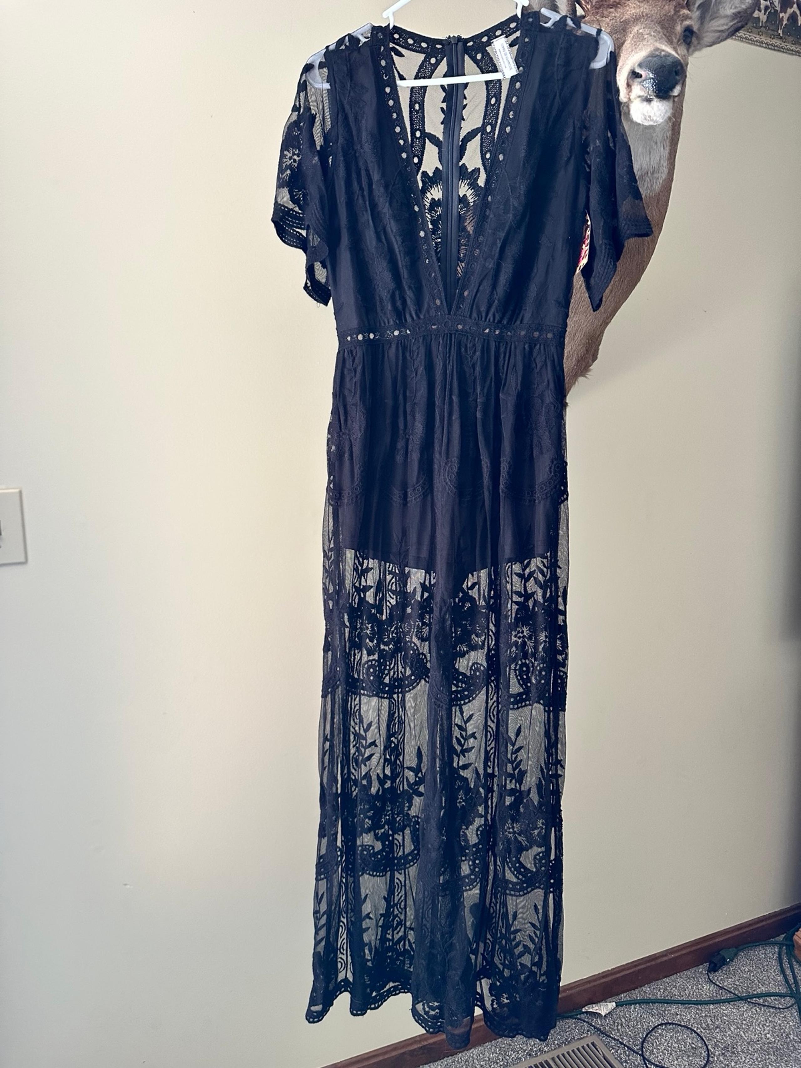 New women’s black lace dress