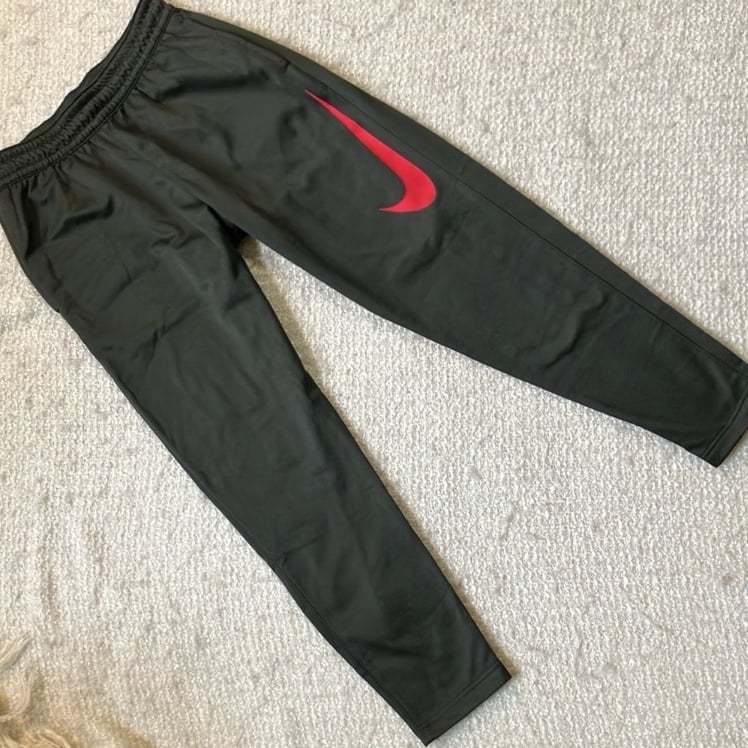 NIKE MENS MEDIUM OLIVE GREEN JOGGER PANTS