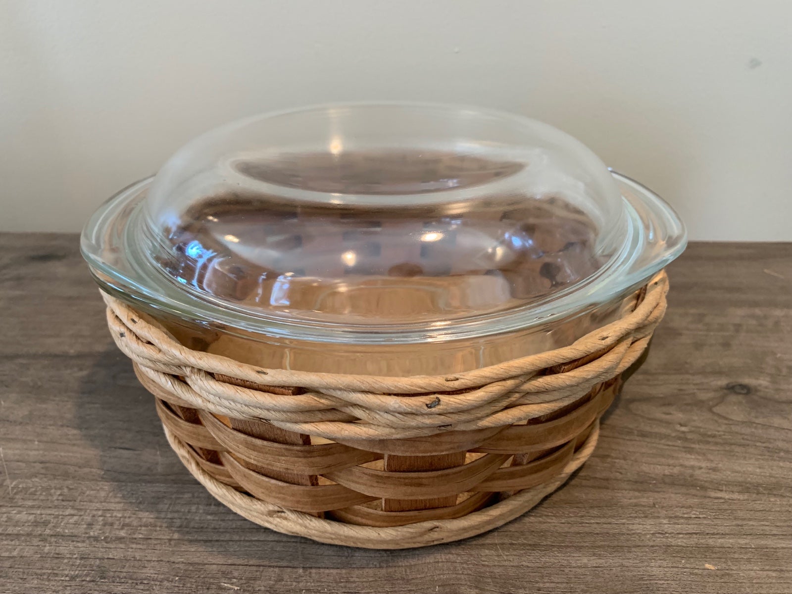 Pyrex Vintage 2 Qt Clear Glass #024 Round Casserole Baking Dish W/Lid & Basket Pyrex Vintage 2 Qt Clear Glass #024 Round Casserole Baking Dish W/Lid & Basket