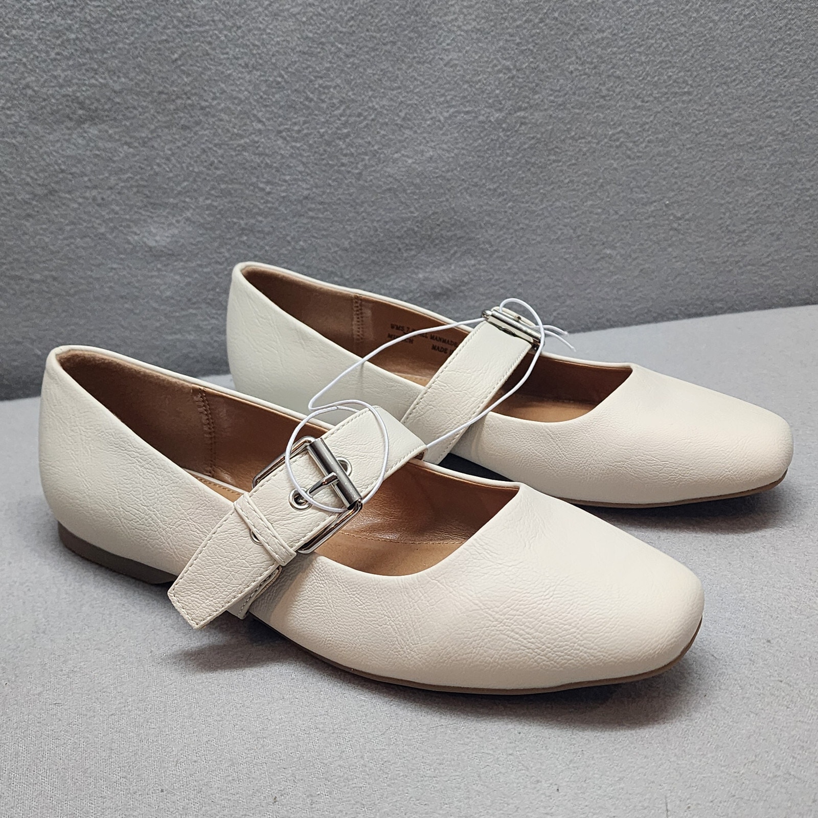 DV by Dolce Vita Womens Shoes Cream Mary Jane Flats Sz 7.5 NWT