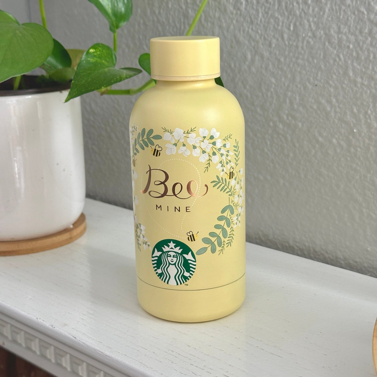 STARBUCKS Valentine Bottle Stainless 12 oz Yellow Bee Mine Flowers