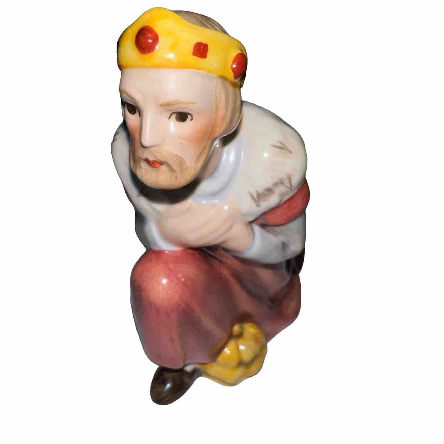 GOEBEL KNEELING KING WISE MAN NATIVITY FIGURINE WEST GERMANY #HX2575 Vintage