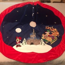 DISNEY Magic Kingdom Cinderella Castle Minnie, Mickey Santa Christmas Tree Skirt