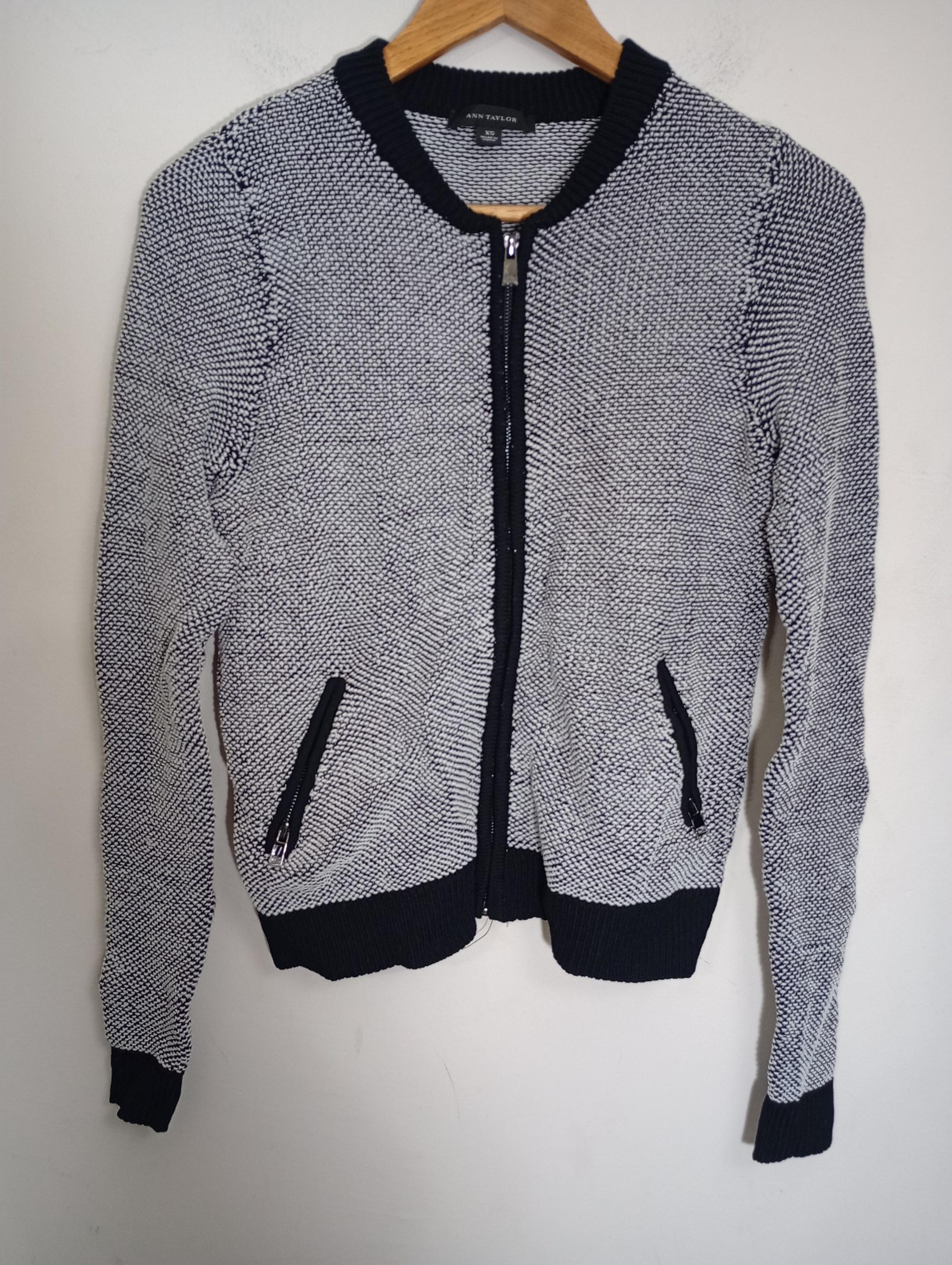 Ann Taylor Woman's Size XS Black & White Zip Front Stretch Knit Sweater