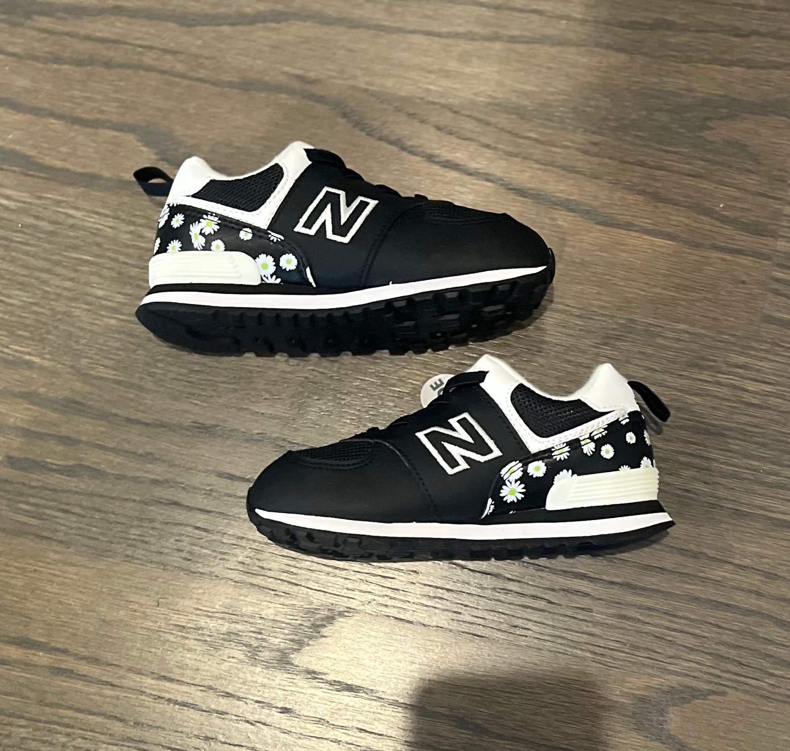 NEW Girls 574 Bungee New Balance
