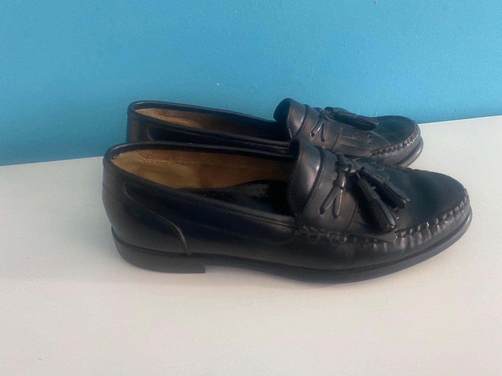9/10 men’s bass leather loafers professional