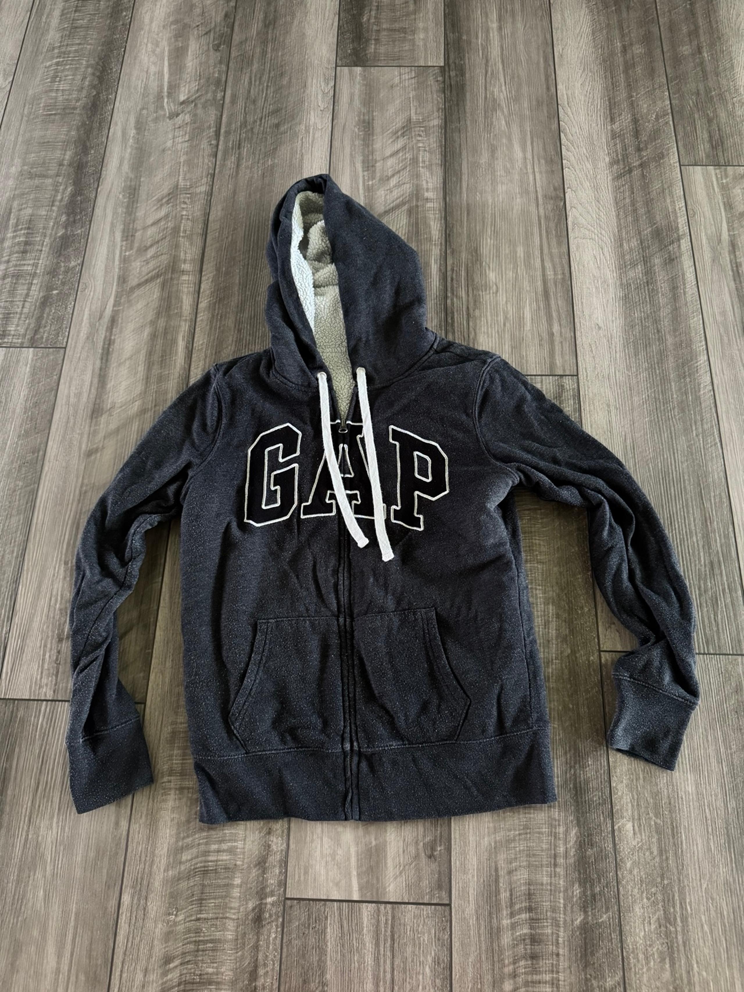 Gap black and white zip-up hoodie