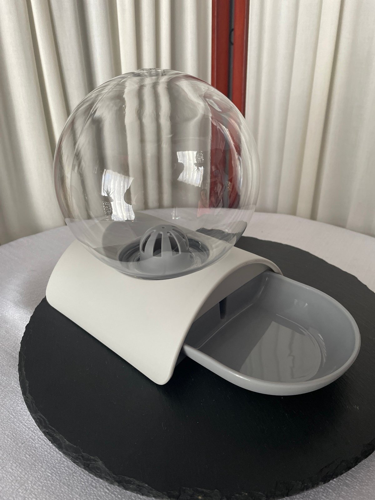 Water pet dispenser