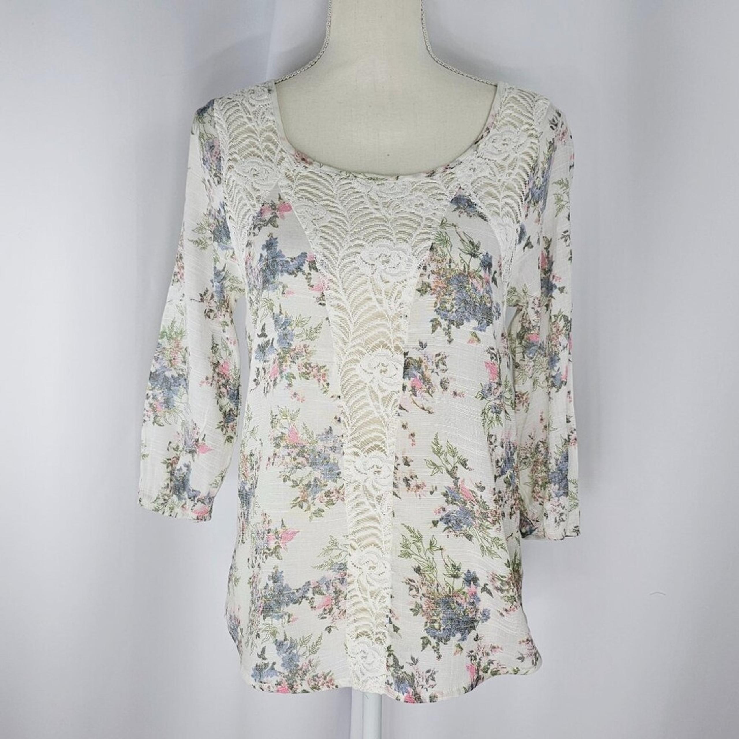 Socialite Women's Cream Floral Print & Lace 3/4 Sleeve Top Size S