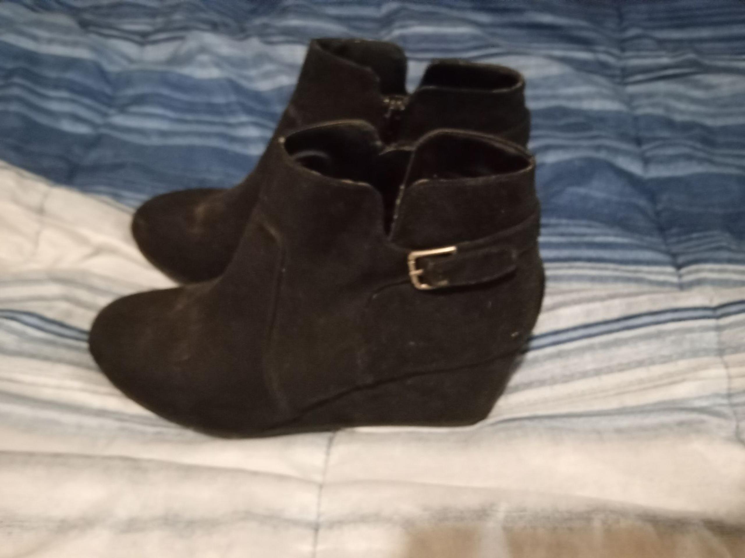 Women's size 10 shoes