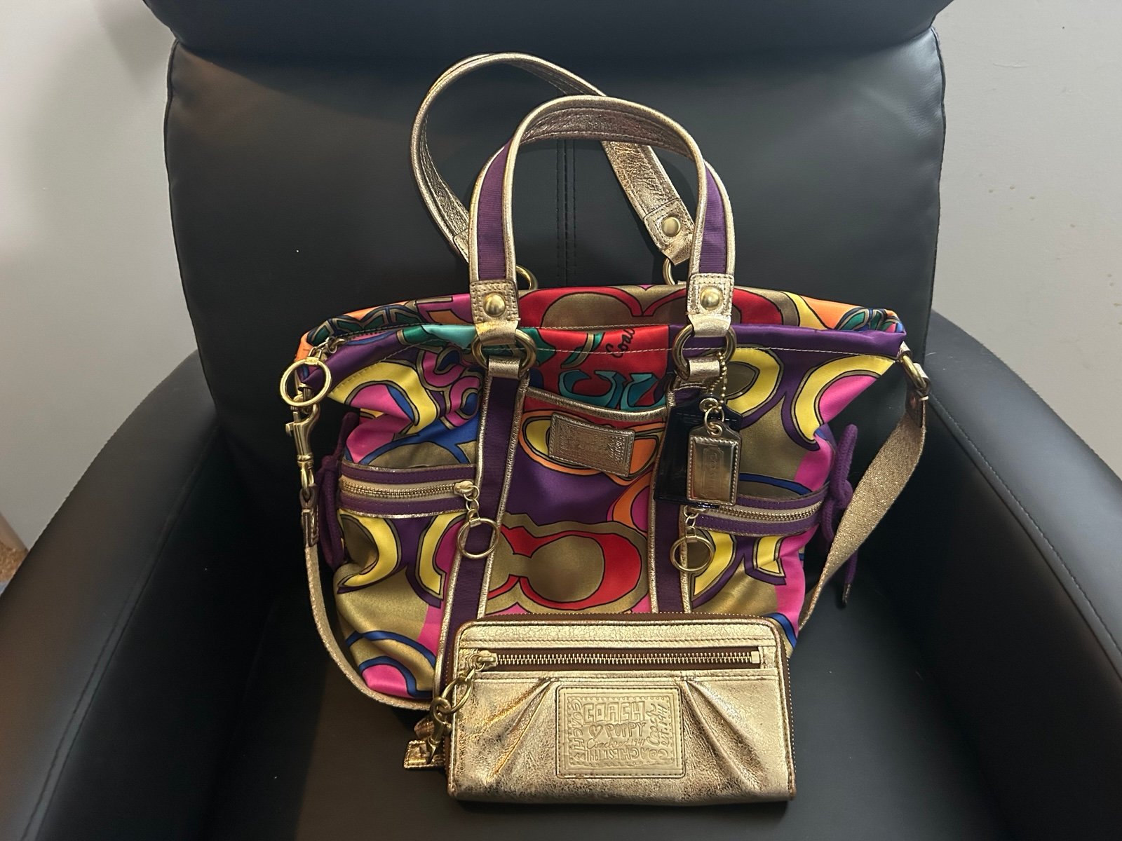 Authentic rare coach poppy pop c purse