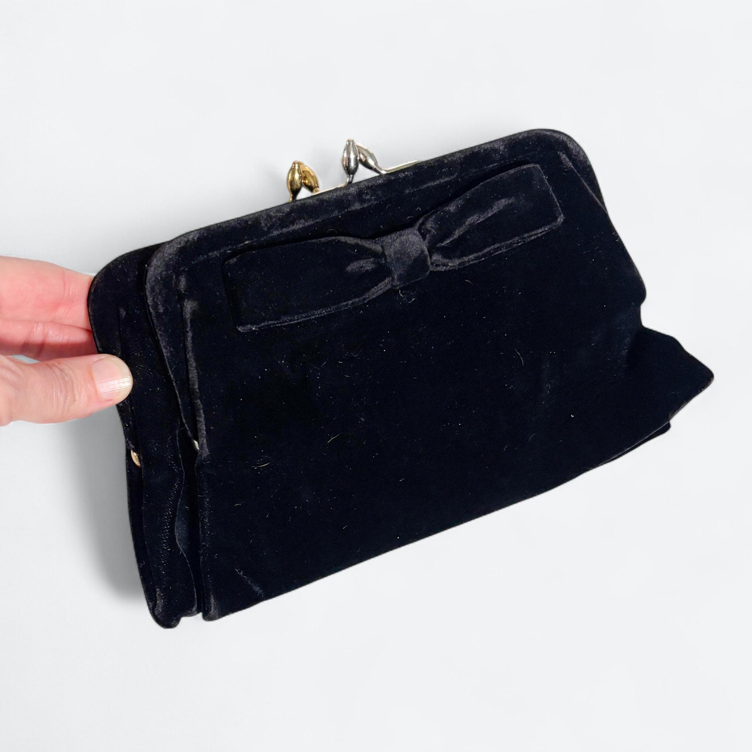 Koret VTG Mid-Century Velvet Bow Kisslock Two-Piece Clutch Gothic Vampy Purse