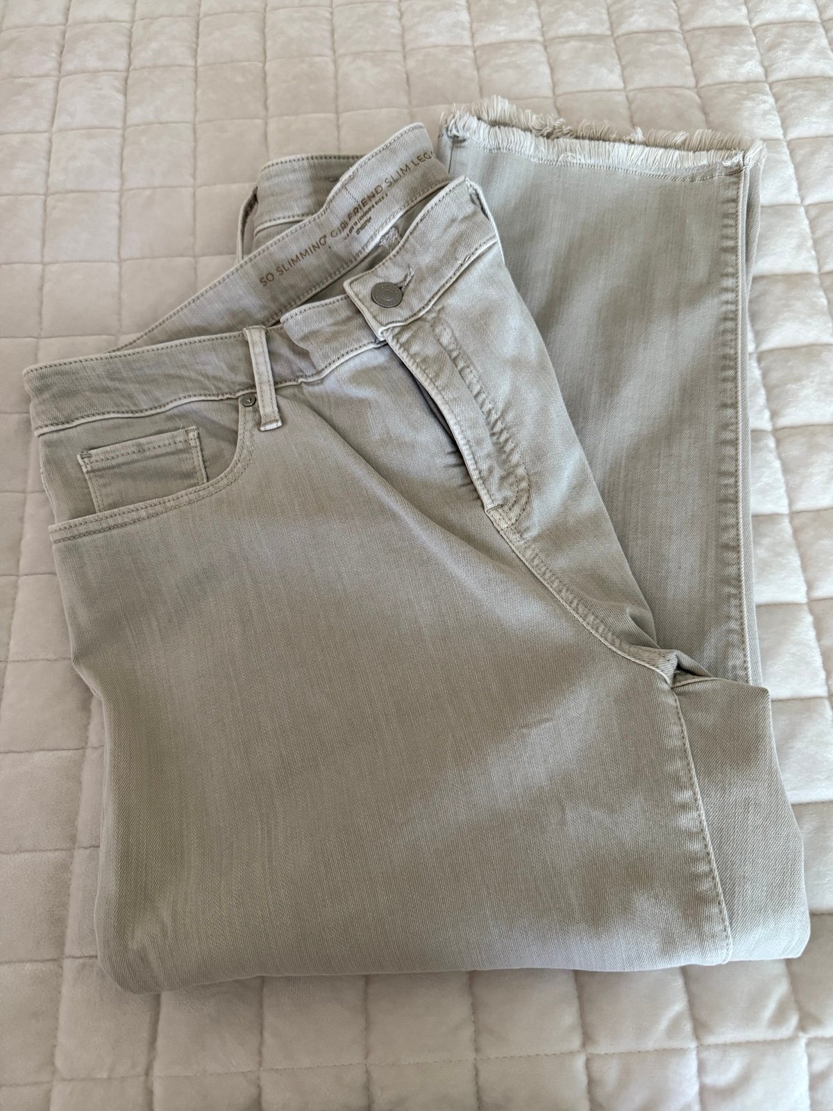 Women’s slim leg crop jeans