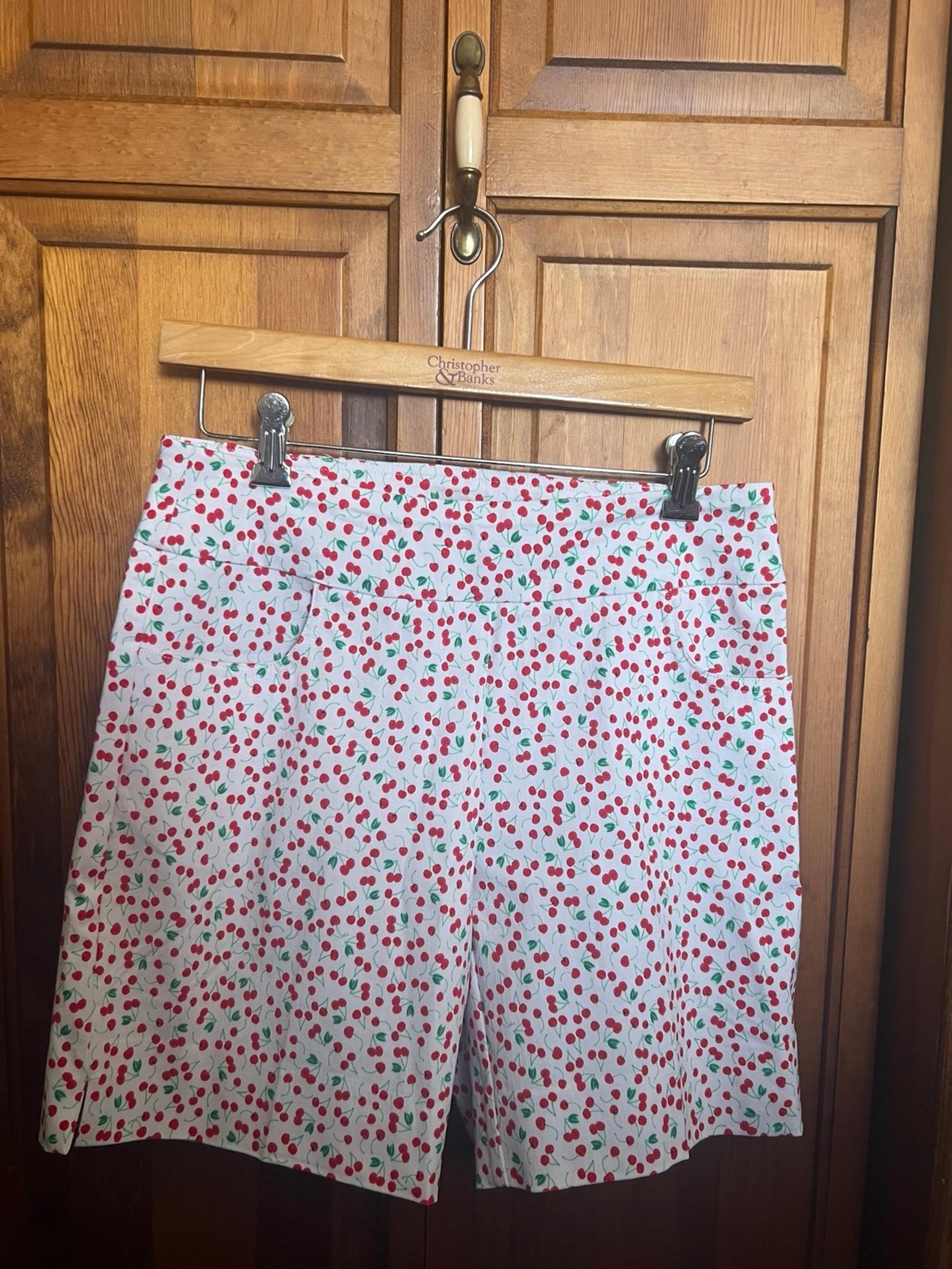 Zac & Rachel Stretch Pull On Womens 6 Shorts, darling red cherries, new with tag