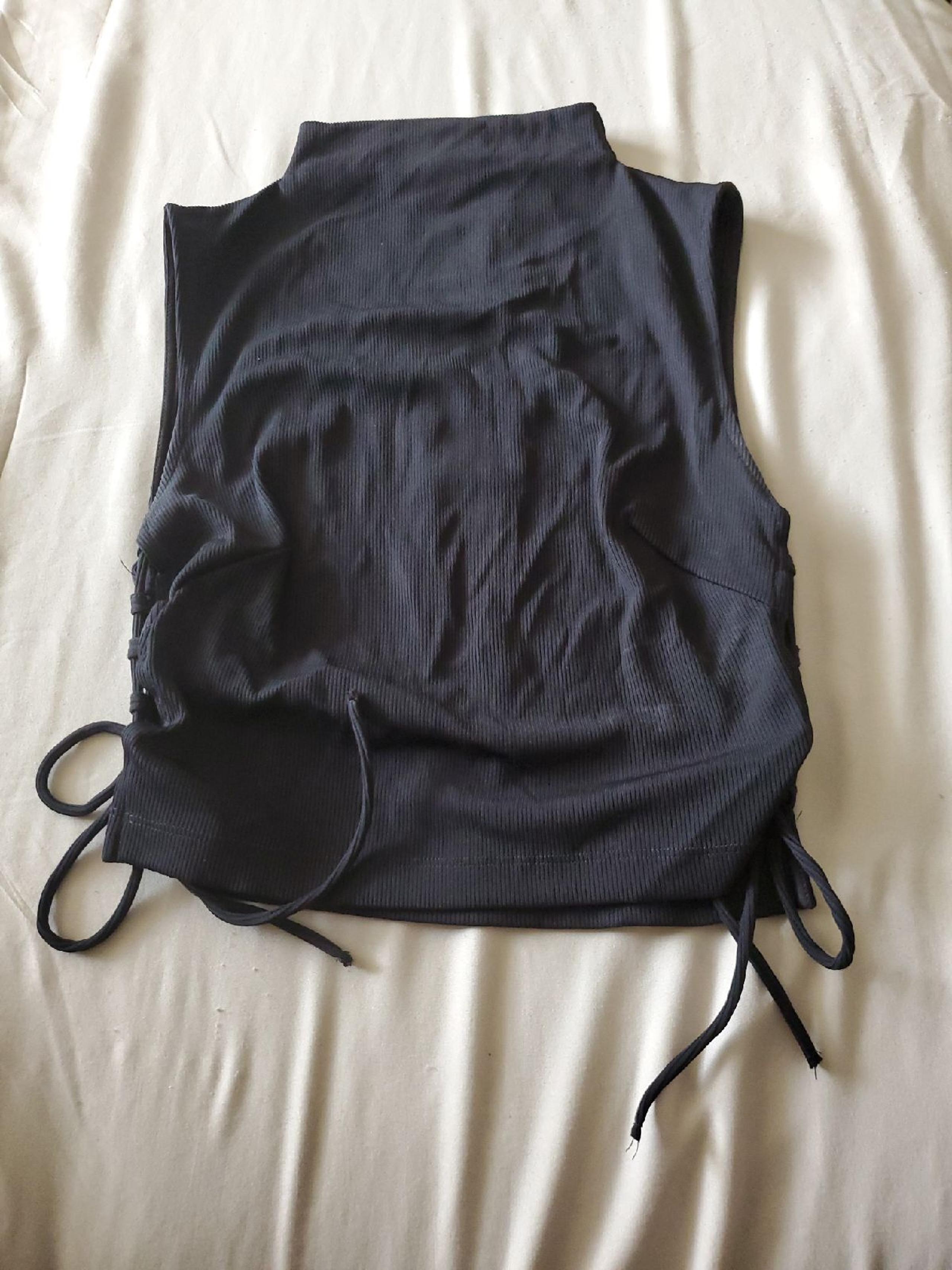 Black crop top