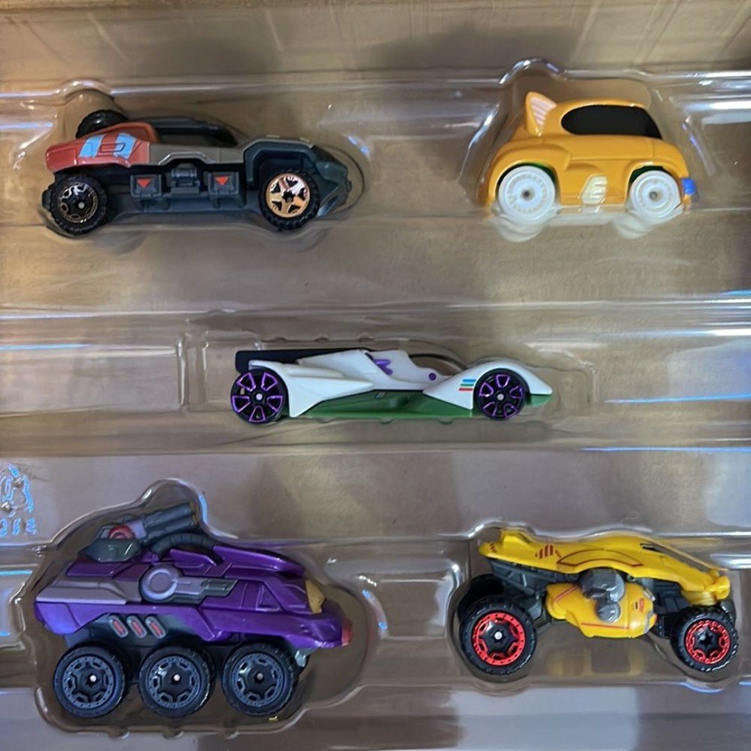HOT WHEELS DISNEY Lightyear 5-Pack of 1:64 Scale Die Cast Collection