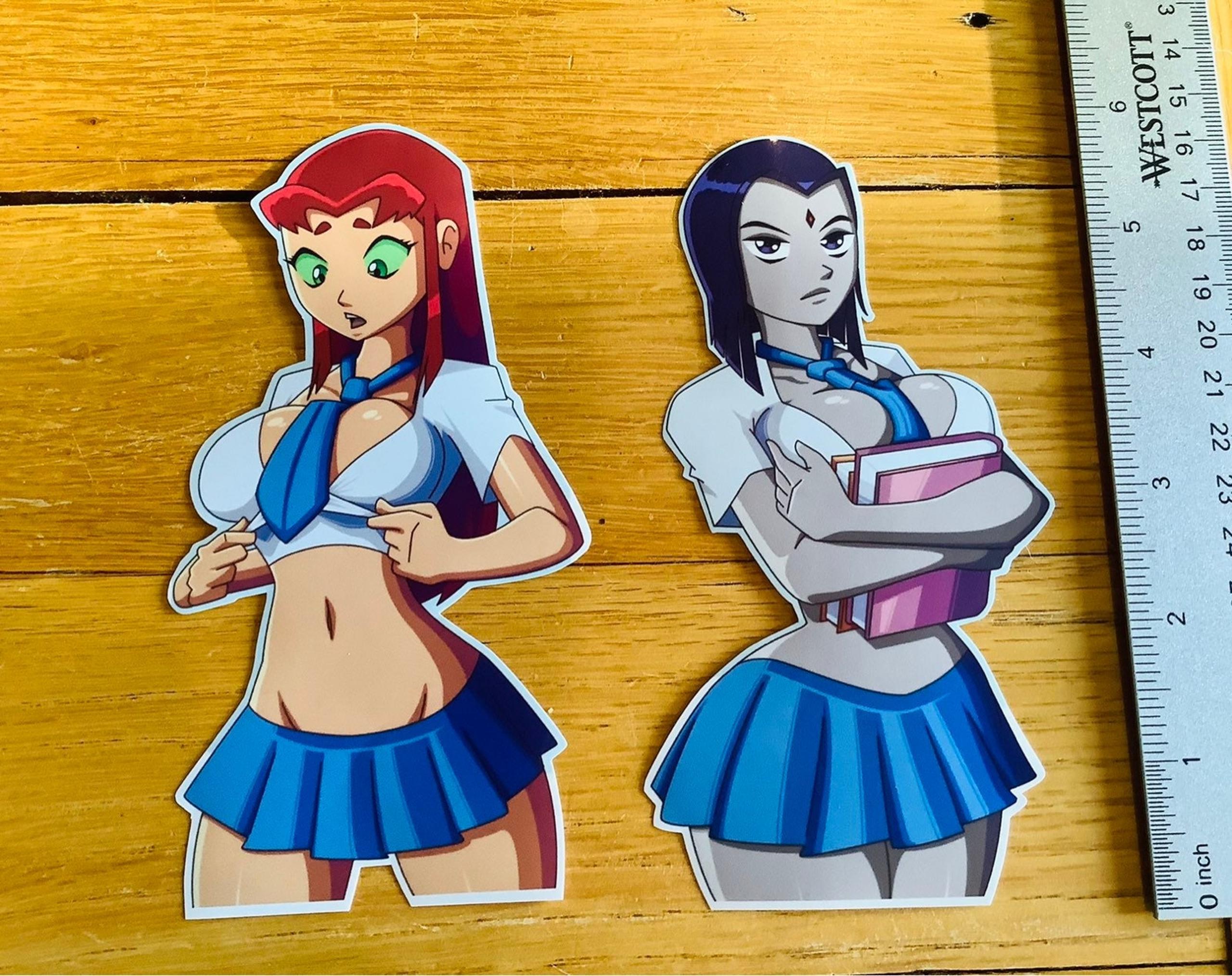 RAVEN & STARFIRE Sticker