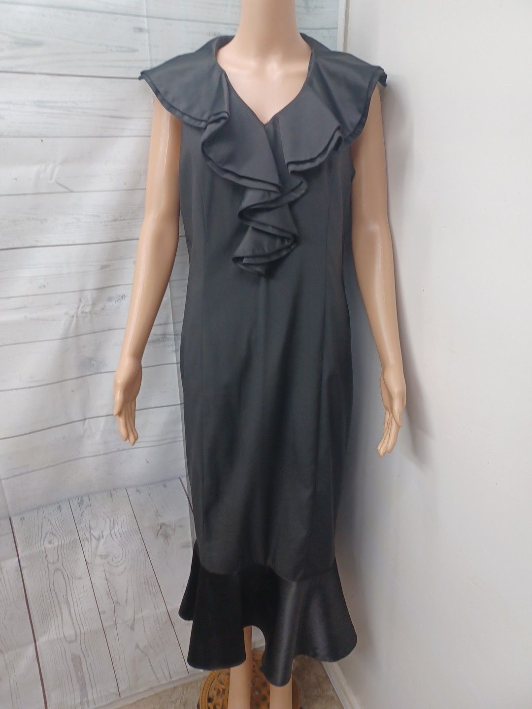 Massi Black Mermaid Dress Sleeveless Sz 12 Ruffles Satin