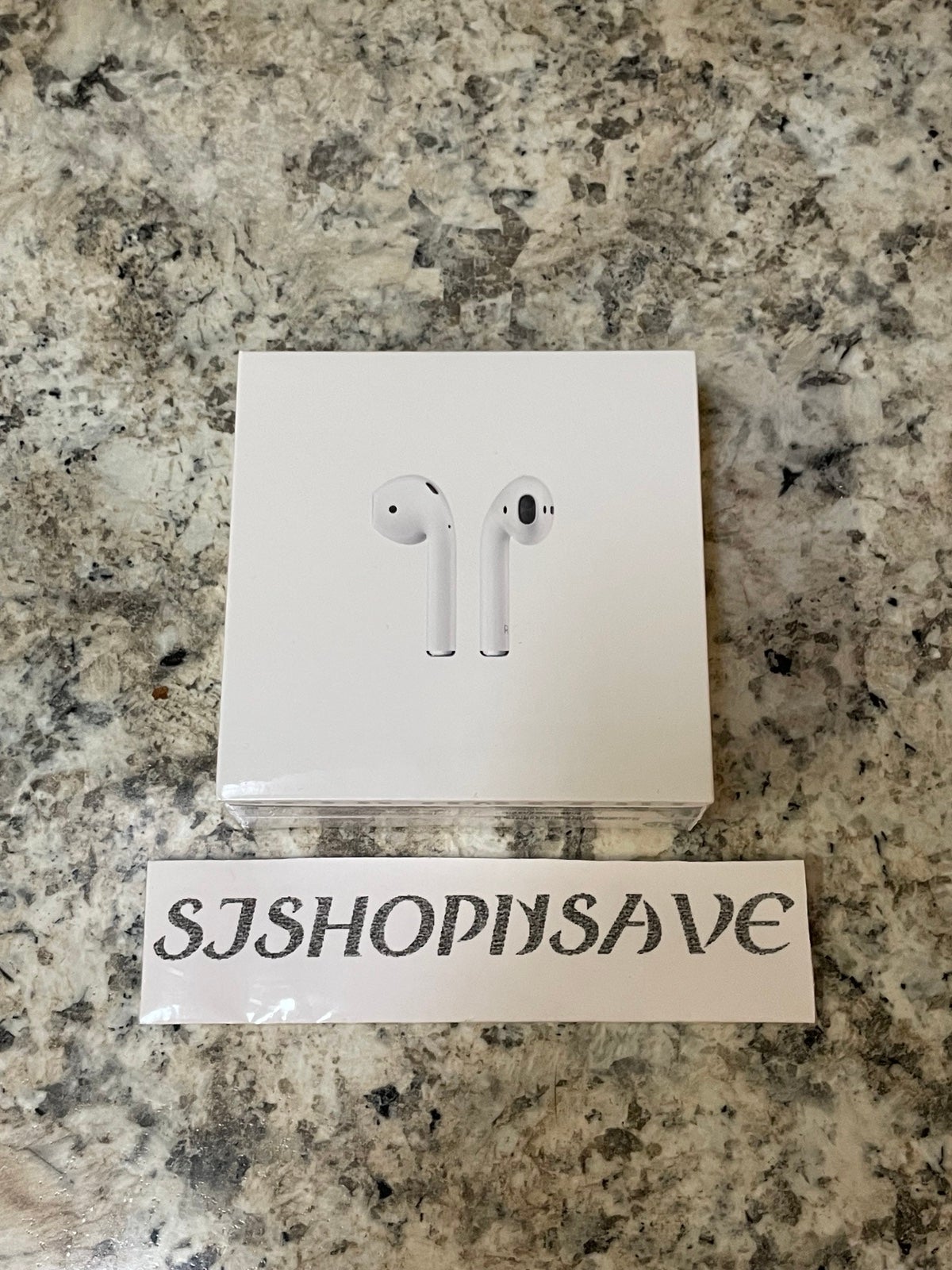 Apple AirPods with Charging Case (2nd Generation)
