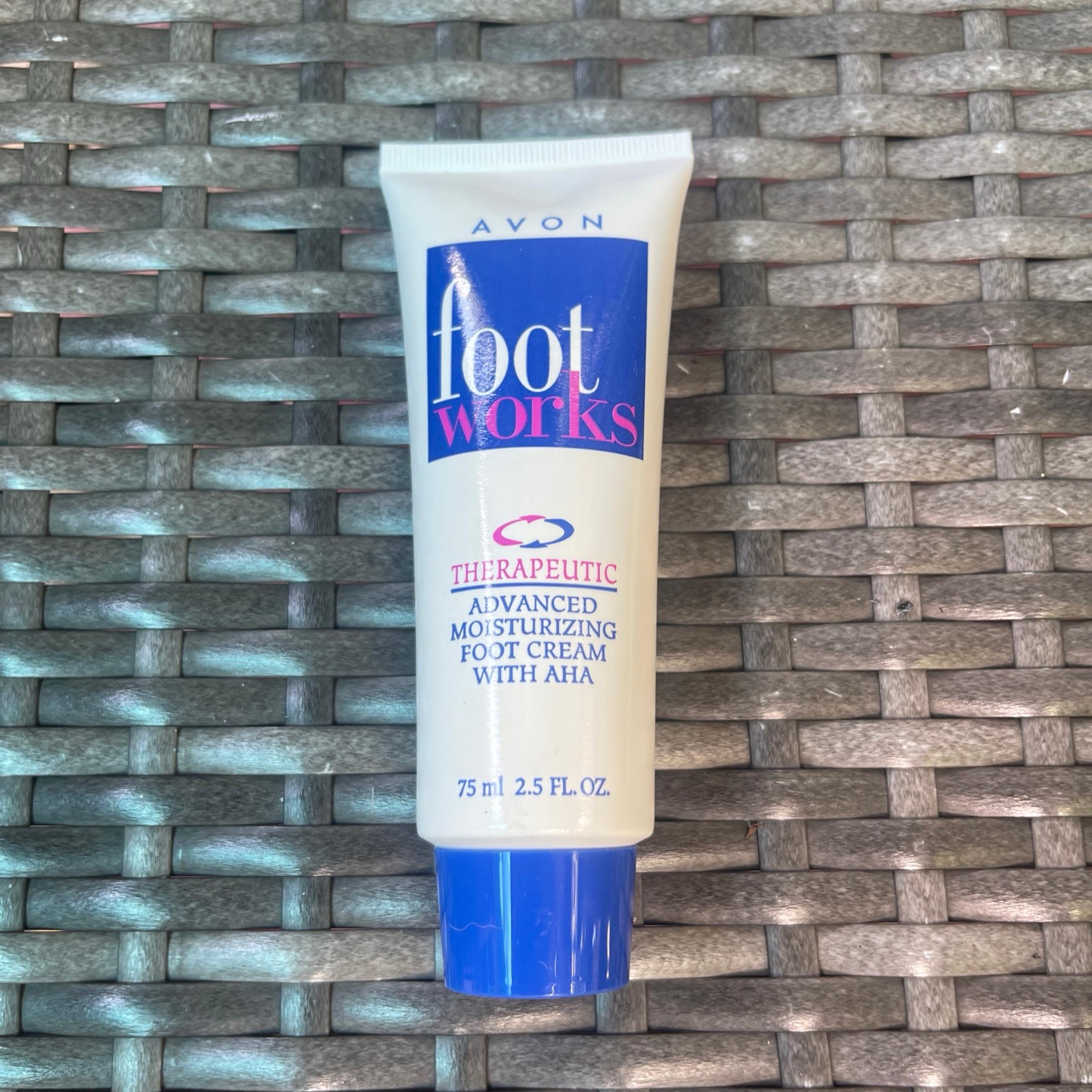 Avon Foot Works Therapeutic Advanced Moisturizing Foot Cream w/AHA 2.5 fl oz New
