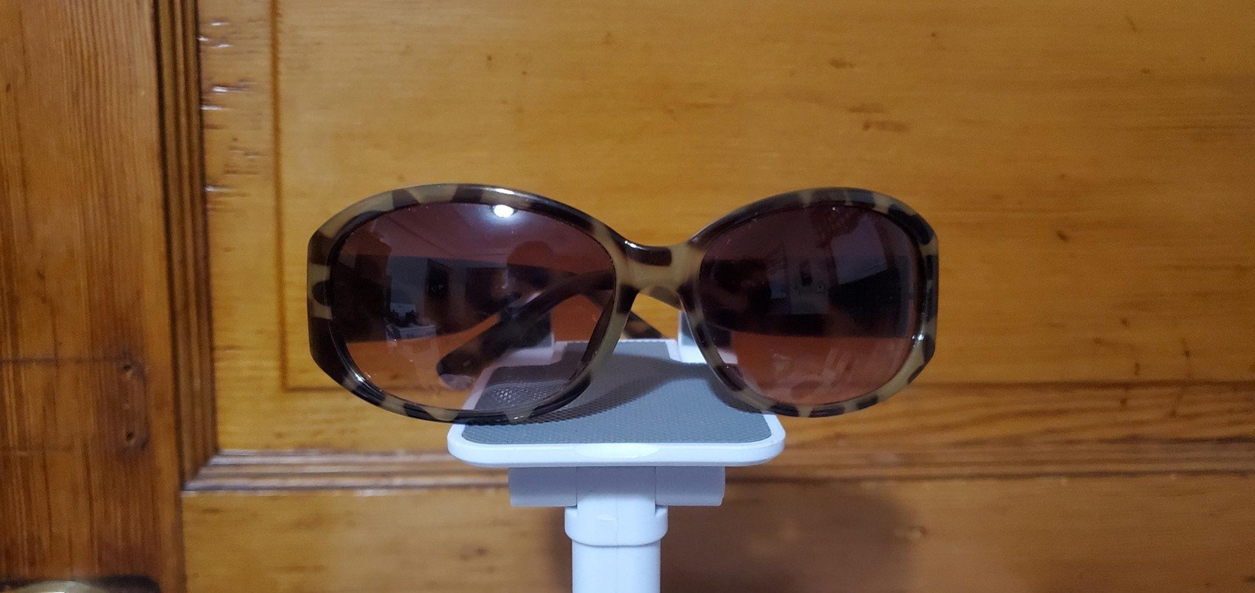 TOMMY HILFIGER Women's Sunglasses Vintage Use