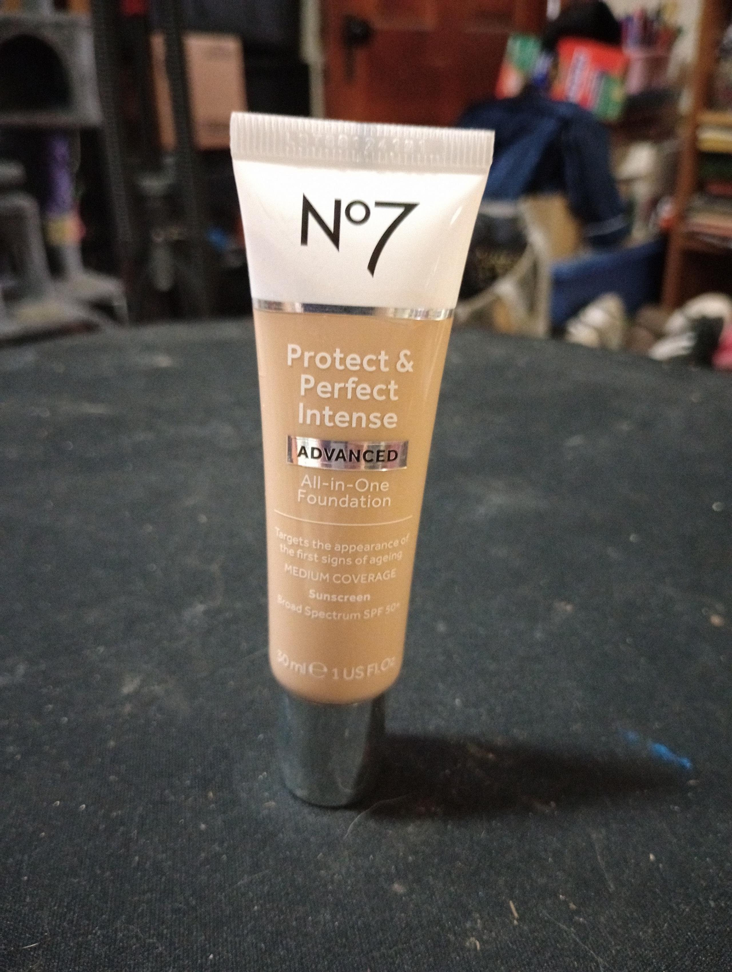 No 7 protect & perfect foundation