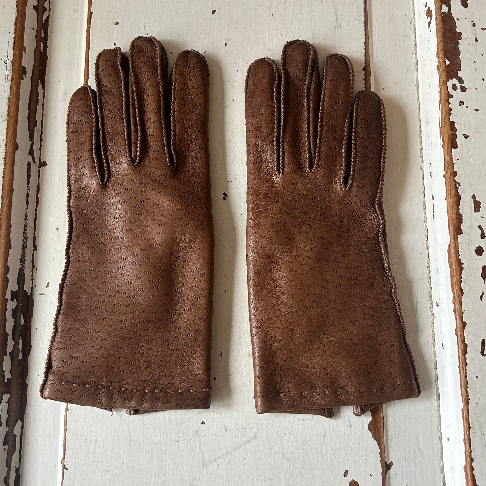 Vintage Fownes Womens Driving Gloves Size 6 1/2 or 8 Brown Leather