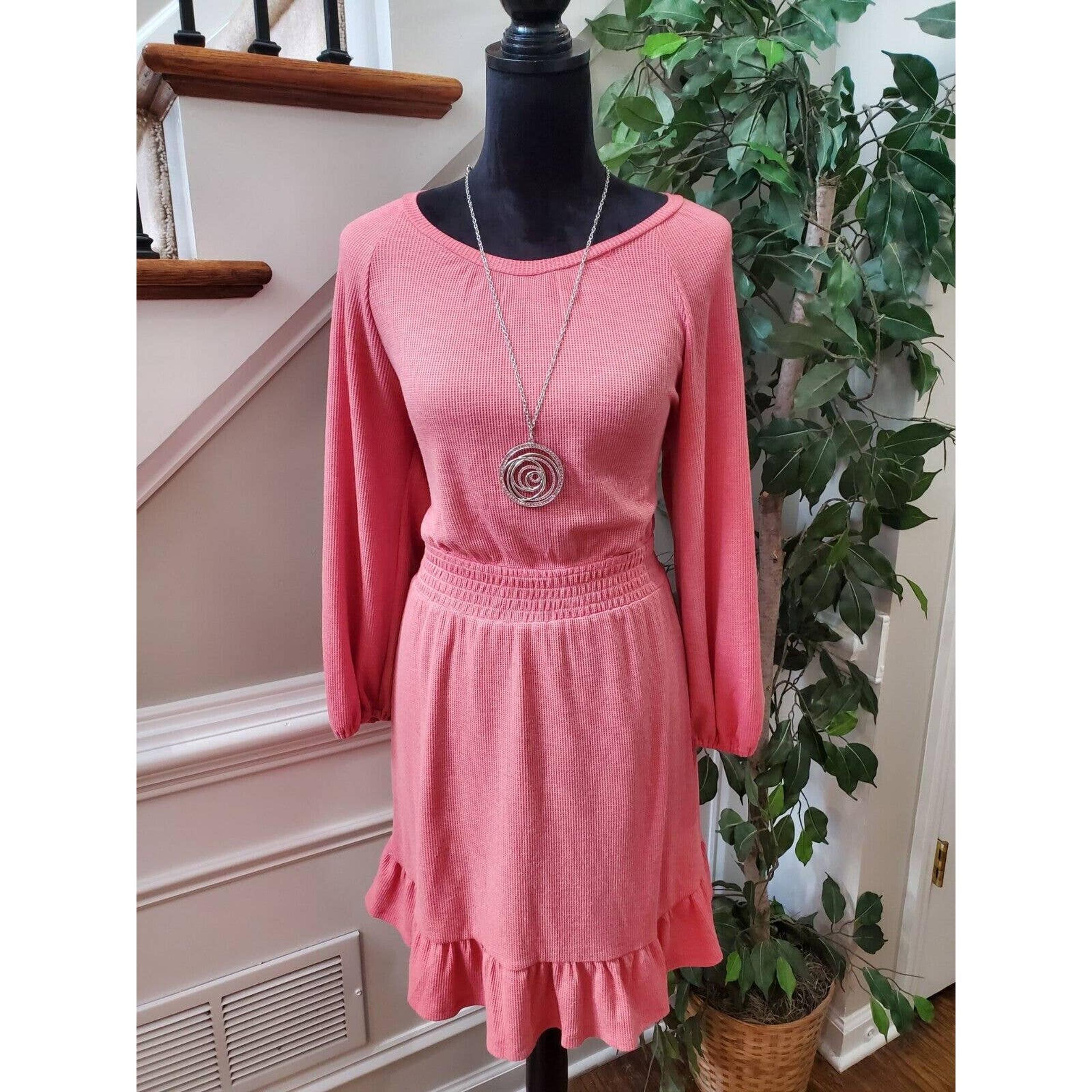 Collective Concepts Women's Pink Round Neck Long Sleeve Knee Length Dress Medium