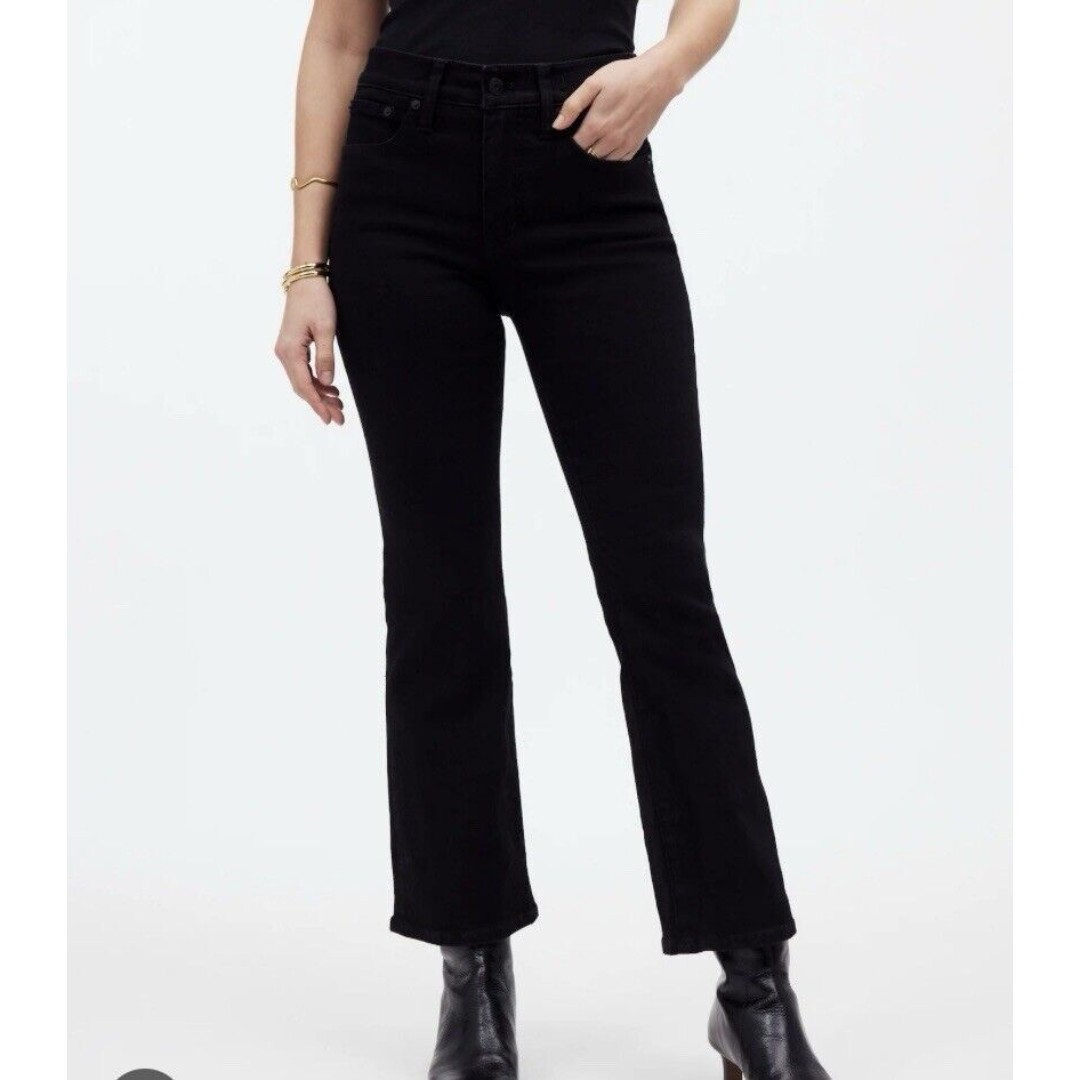 Madewell Mid-Rise Kick Out Crop Jeans BLACK Size 26 / Inseam 24.5” Semi Flare