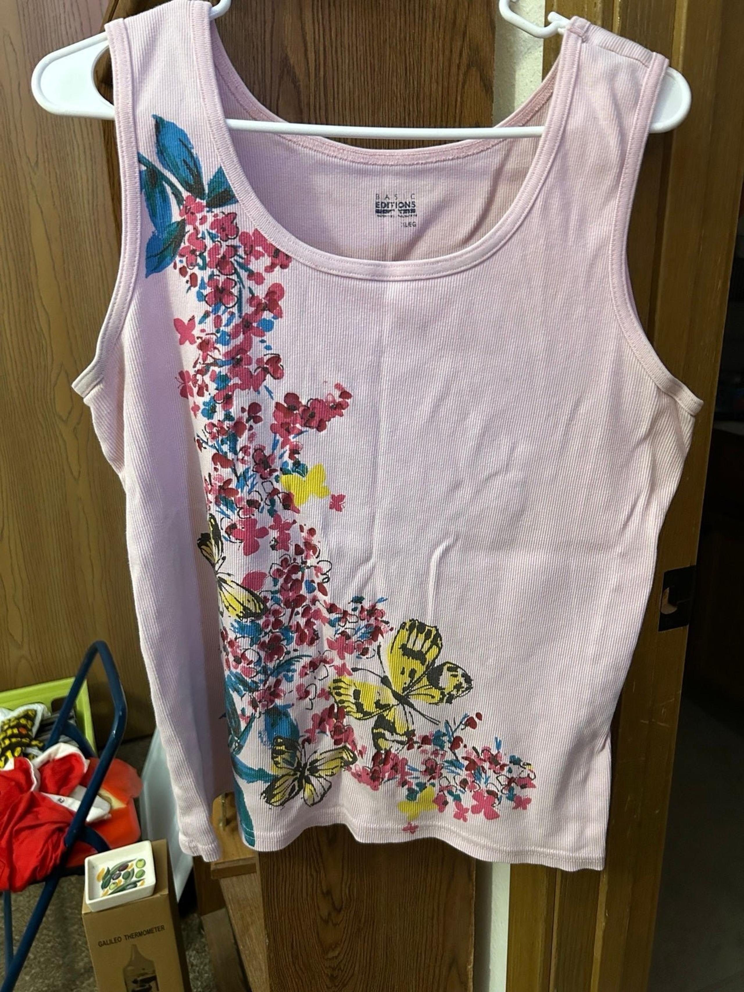Women’s Basic Editions tank top. Beautiful flowers and butterflies. Gently worn
