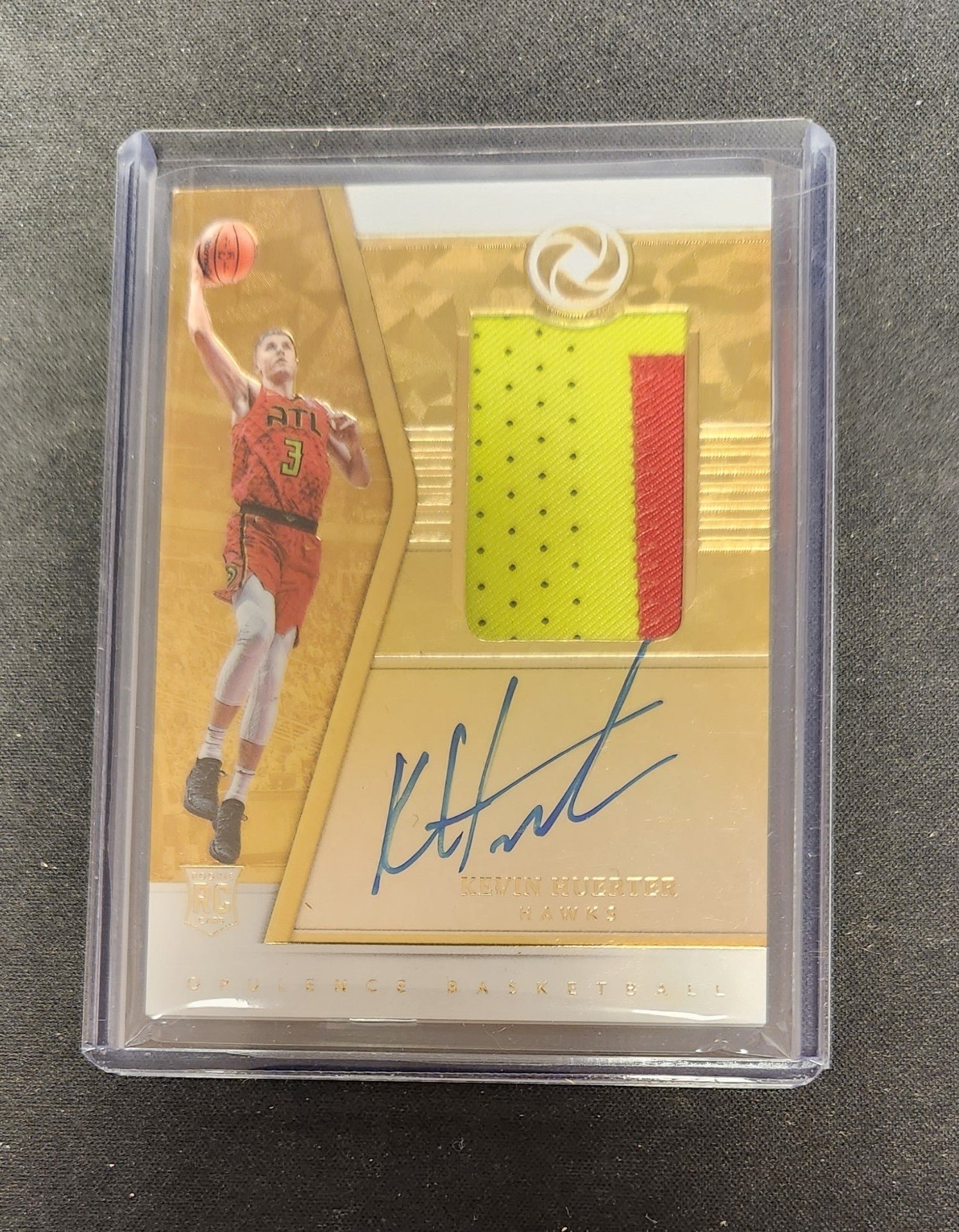 Kevin Huerter 2018-19 Panini Opulence Gold Rookie Patch Auto /25 On Card Auto