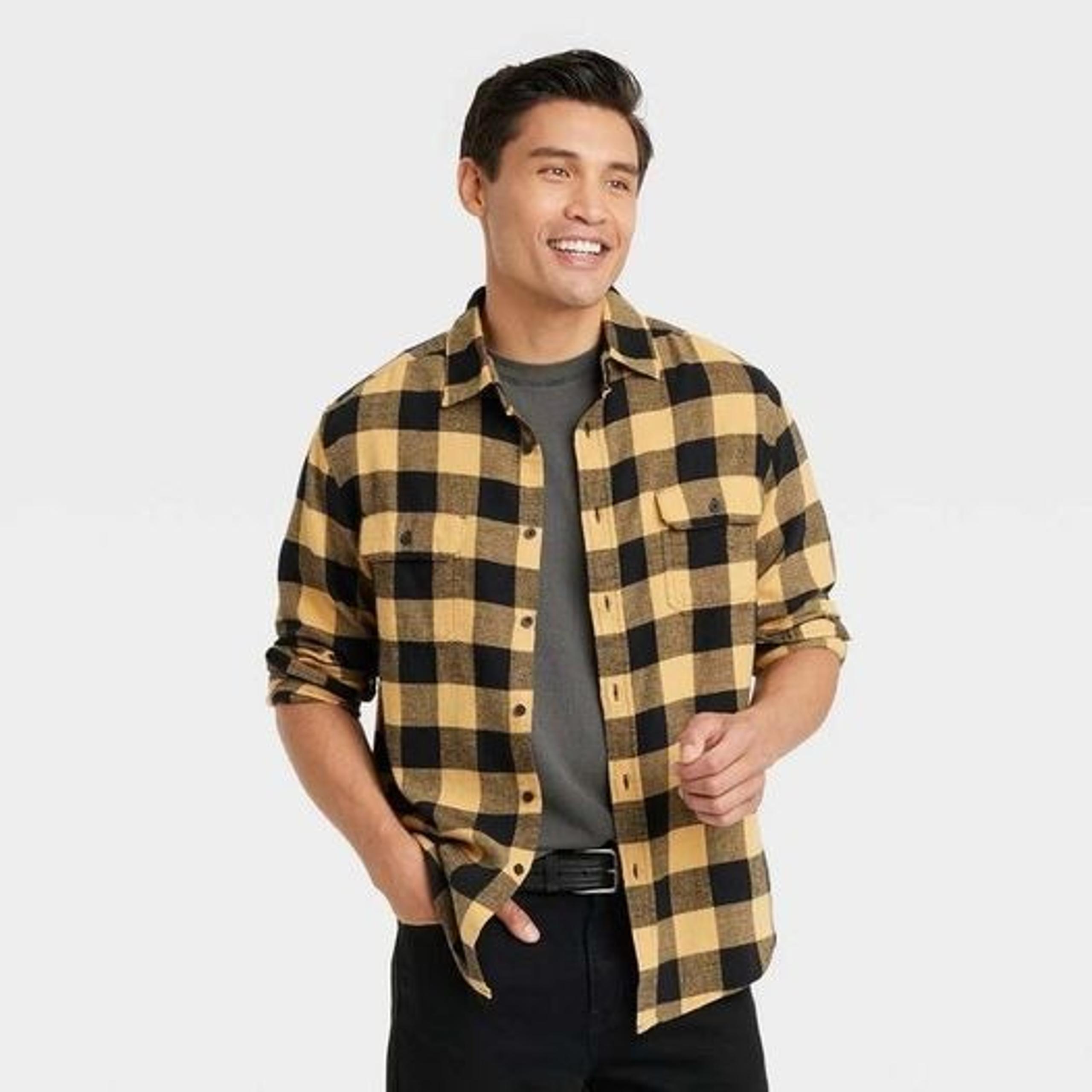 Goodfellow & Co Men's Standard Fit Long Sleeve Checked Button-Down Shirt, Small.
