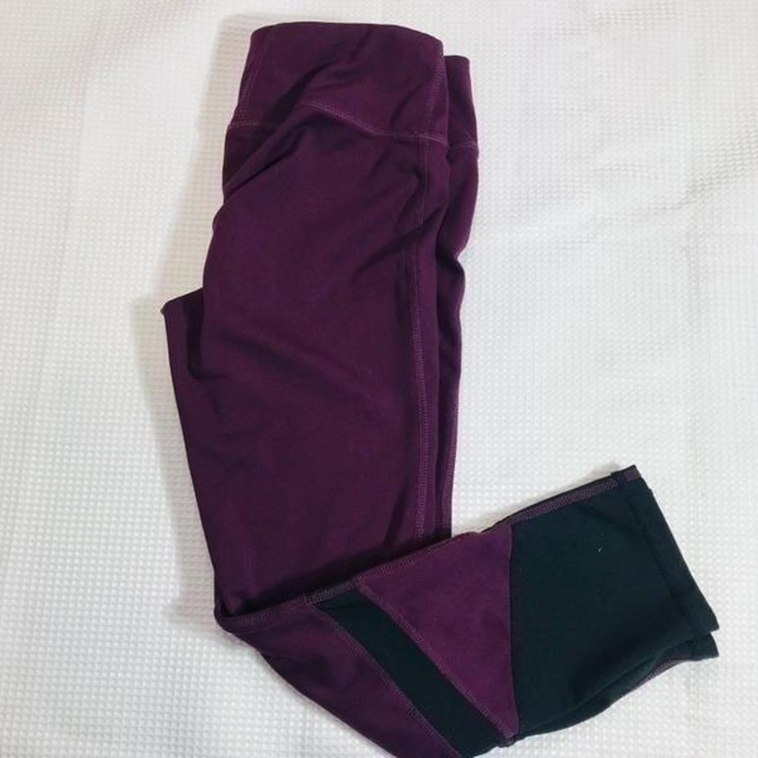 Gaiam purple Leggings size XS    0424A