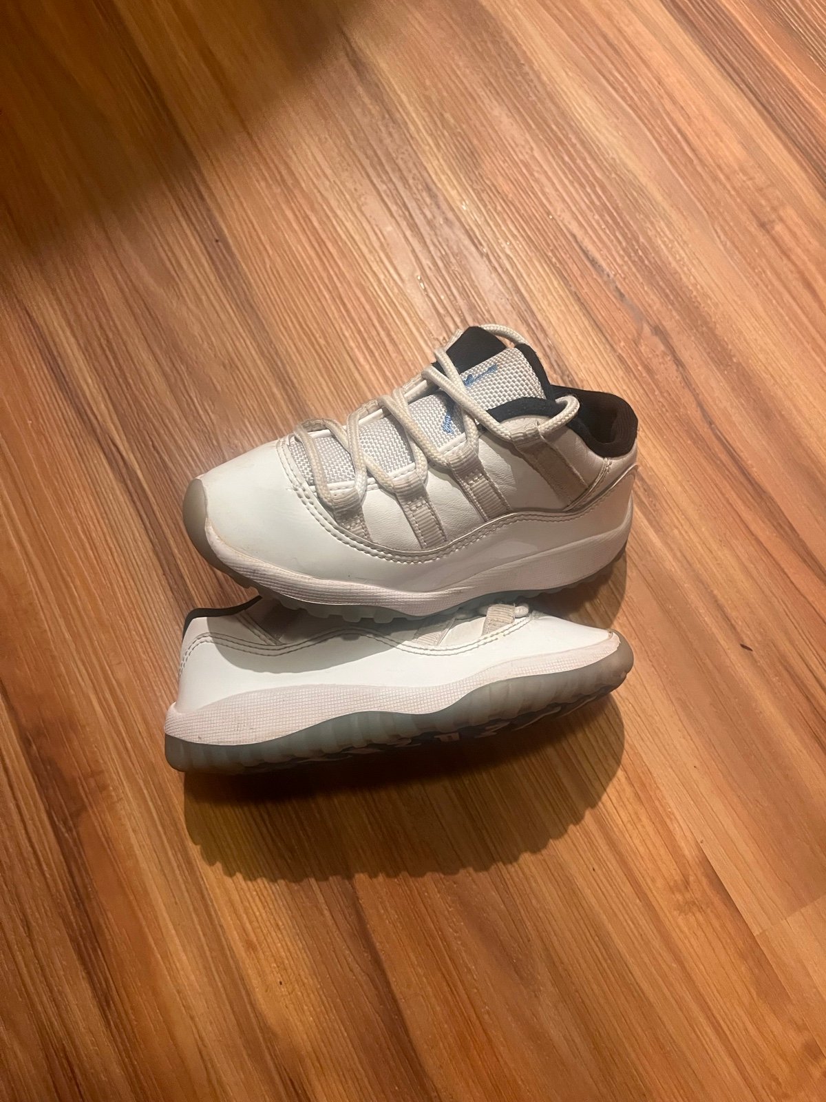 Air Jordan 11 Retro Low Top TD 505836-117 Leather Basketball Sneakers 9C