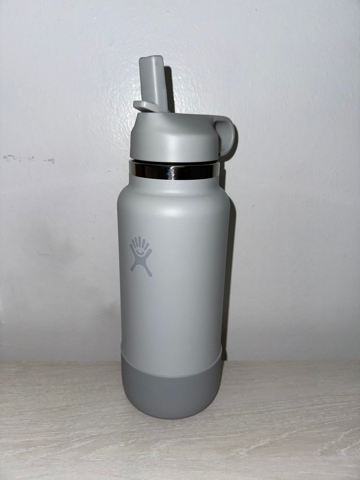 32oz Nordstrom Anniversary Sale Grey Cloud Cool Grey Hydo Flask boot Straw lid