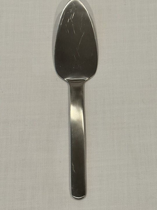 Retroneu SCAN 9 3/4 Stainless Pie Server 18/8 Stainless Korea Flatware