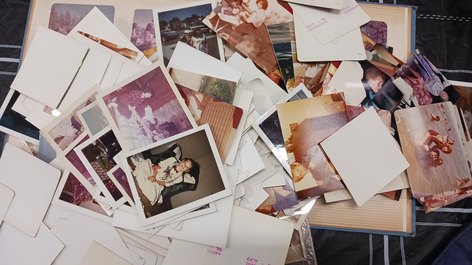 Lot of 100's of 70s vintage photos color
