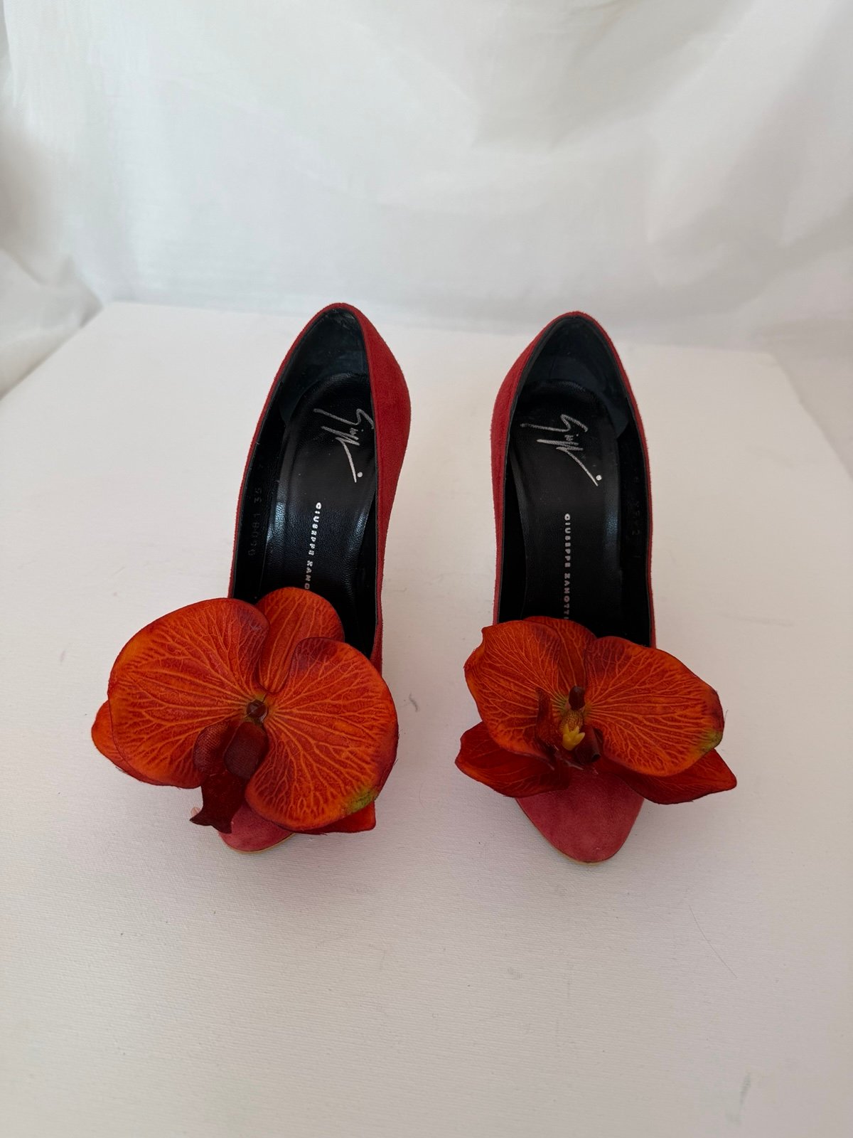 Up-cycled Orchid flowers Giuseppe Zanotti suede pumps Shoes 5 35 Embellished
