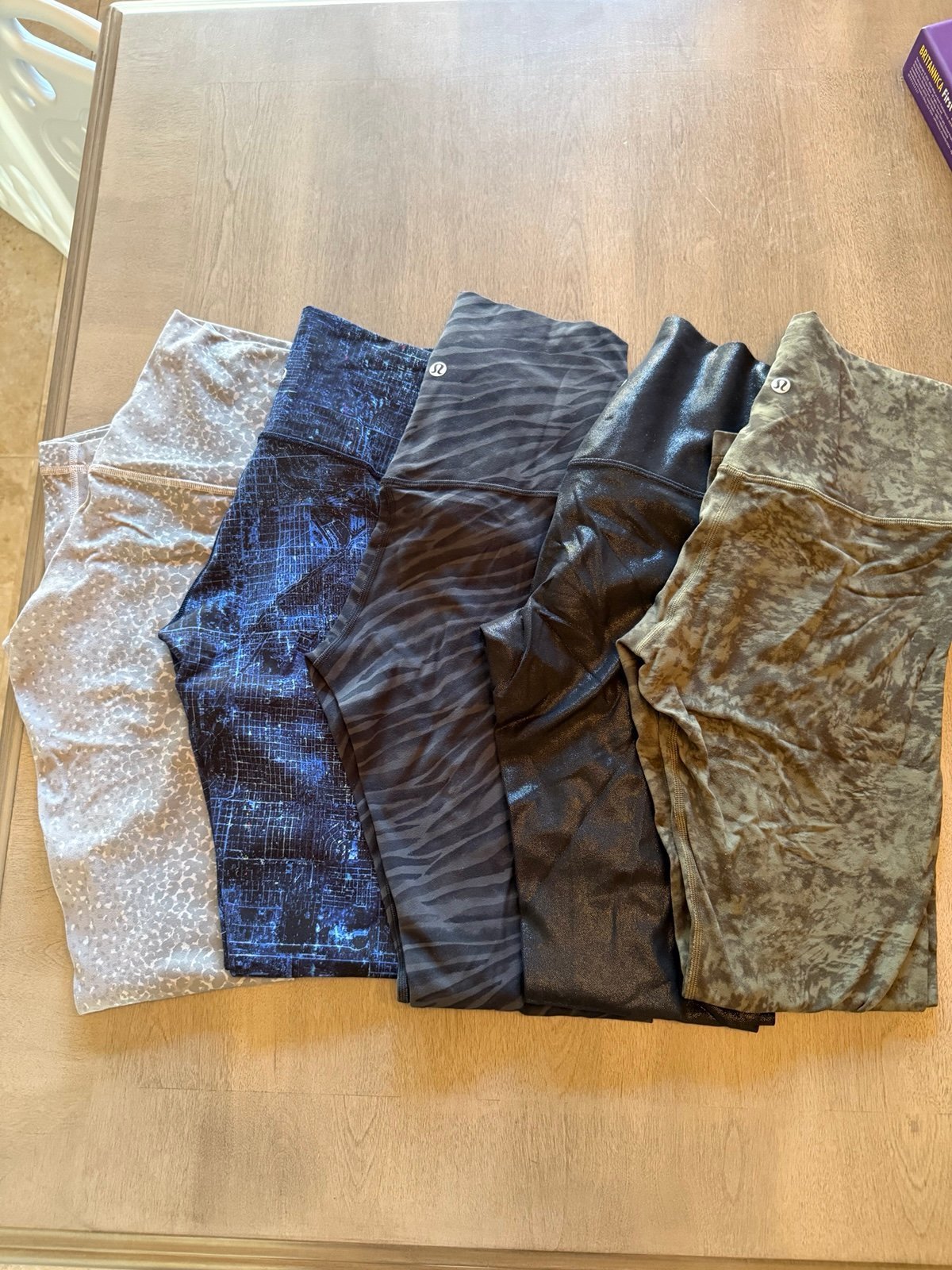 BUNDLE! Lululemon leggings size 6