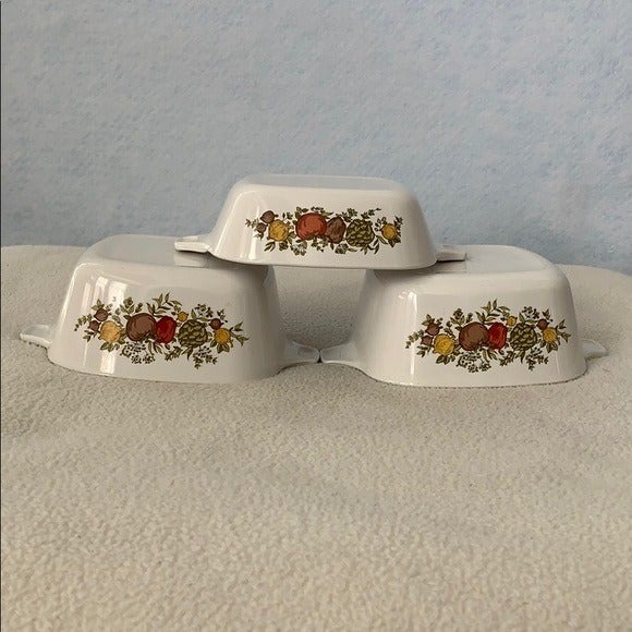 Small Casserole Dishes set/ 3 - Corning