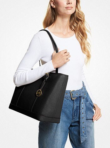 Michael Kors 100% Leather Shoulder Bags | Mercari Michael Kors 100% Leather Shoulder Bags | Mercari