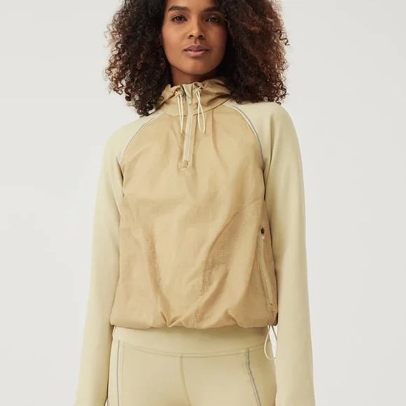 Outdoor Voices FrostKnit Hoodie Sweater Womens Medium Cream Athletic Athleisure