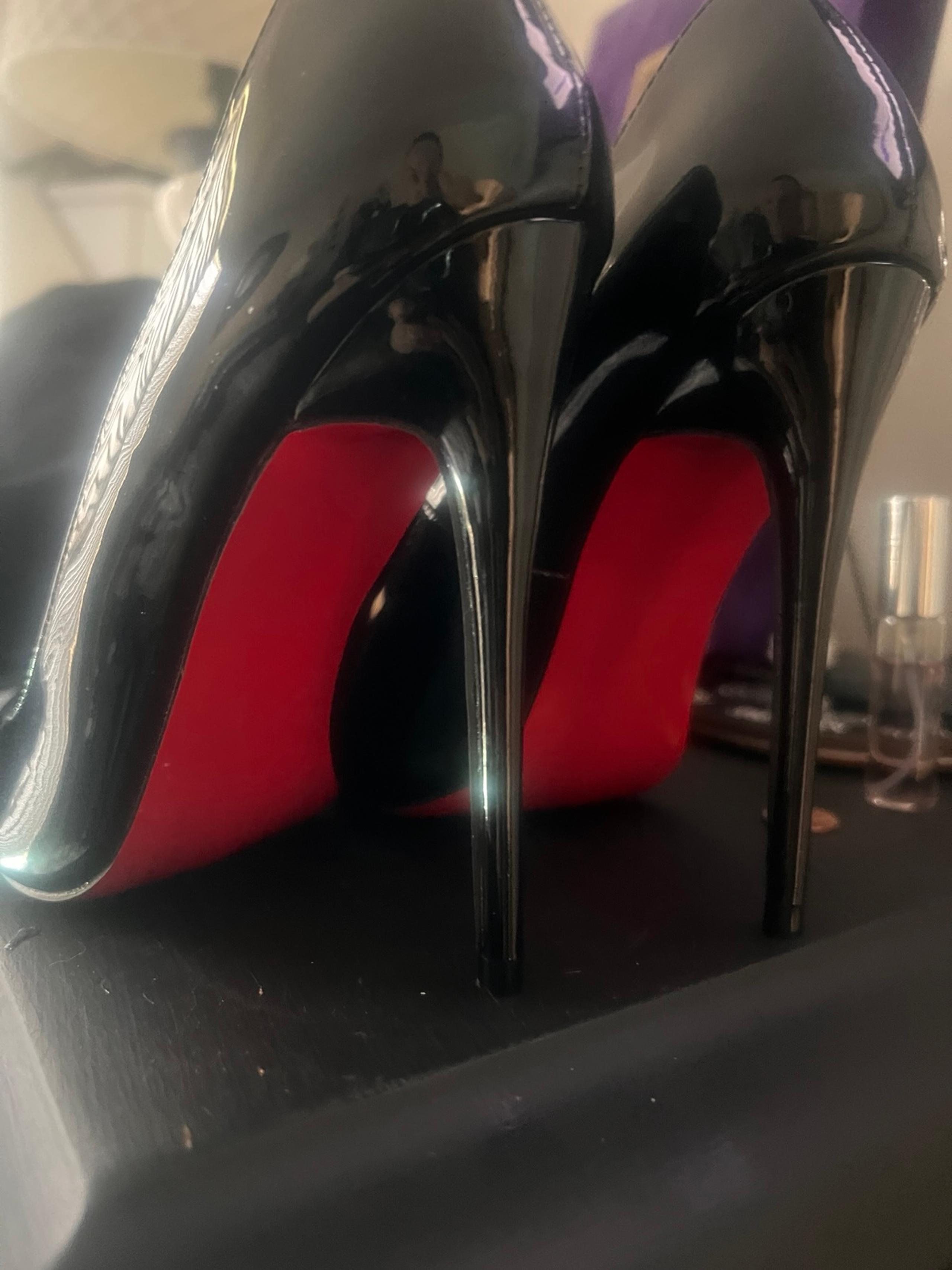 Heels with red bottoms PERFECT CONDITION