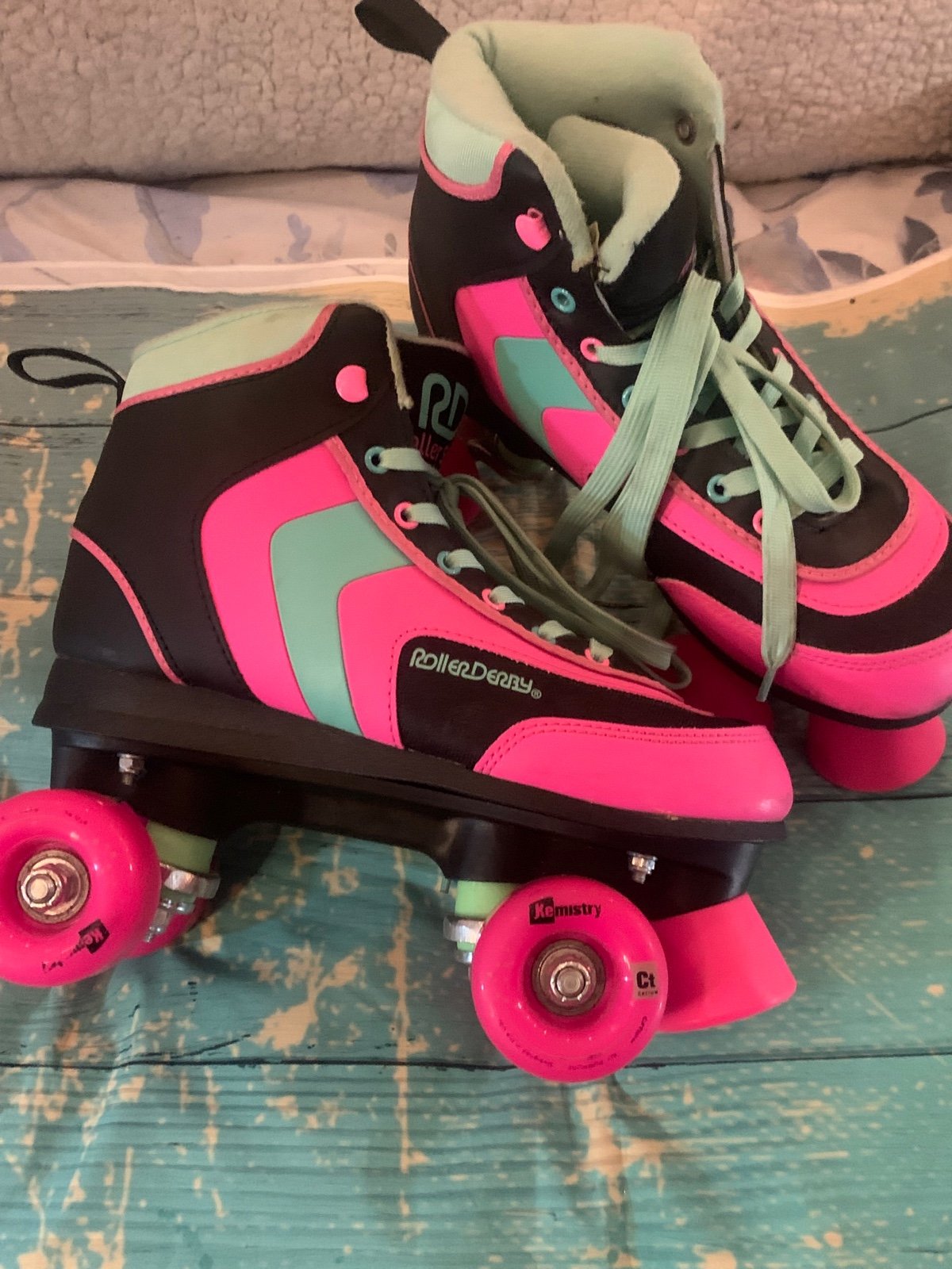 Like New Pink Rollerskates