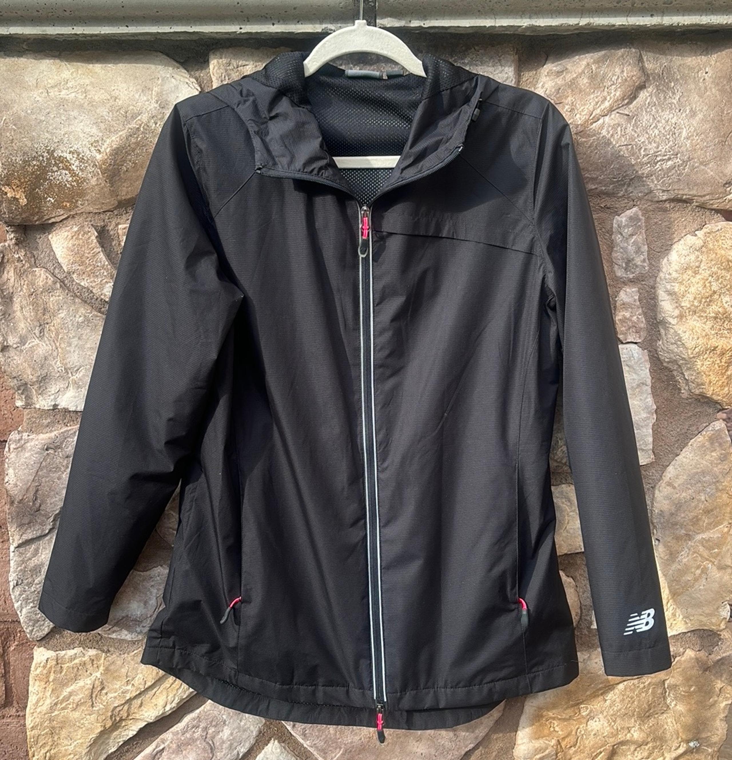 New Balance Black Windbreaker Women’s Size Large