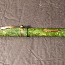 VINTAGE STANDARD GREEN MARBLE FOUNTAIN PEN 14k GOLD NIB