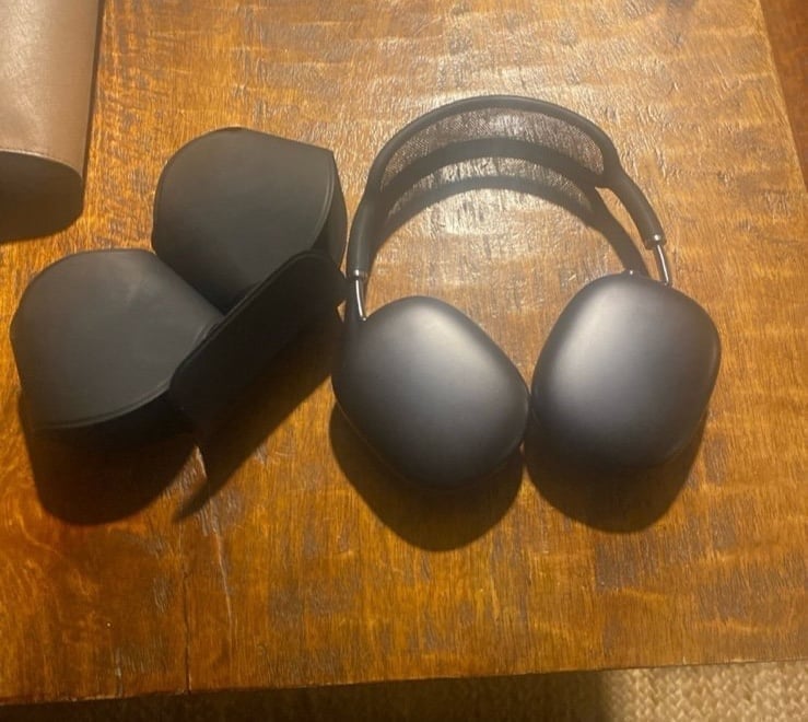 Space Grey AirPods Max