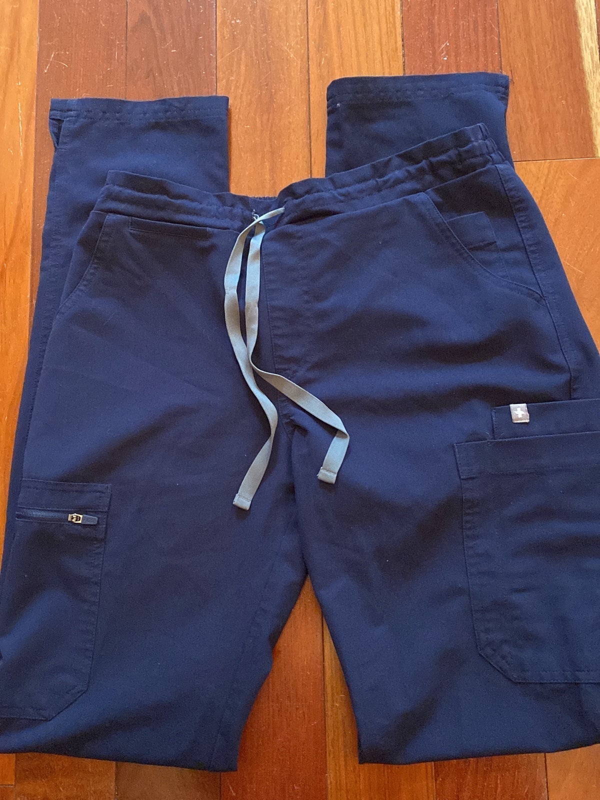 FIGS scrub pants joggers 9 pocket TW2000T Size XS/Tall 33” inseam