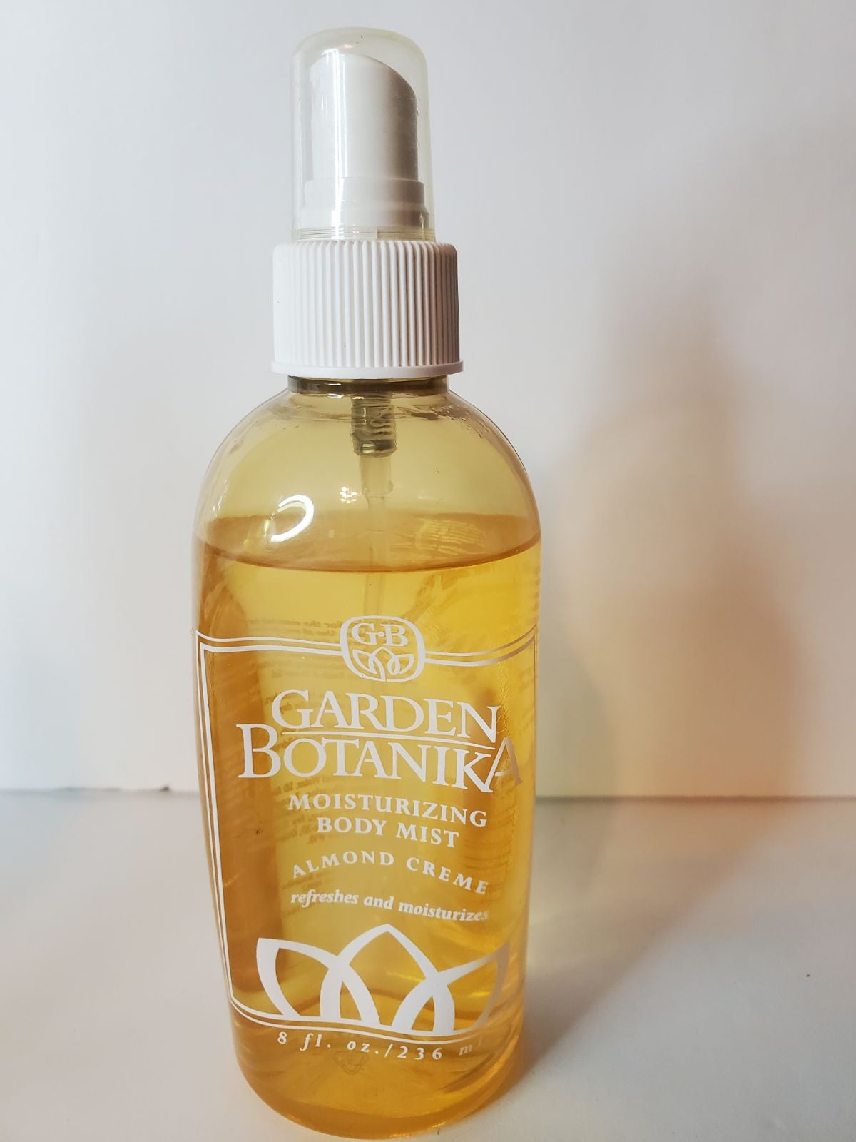 Garden Botanika Almond creme Cream Body