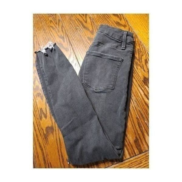 Good American style glcfp419t distressed black 151 jeans sz 4/27